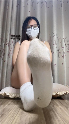 【兔牙】对着主人的白棉袜疯狂早些七次    250415-25