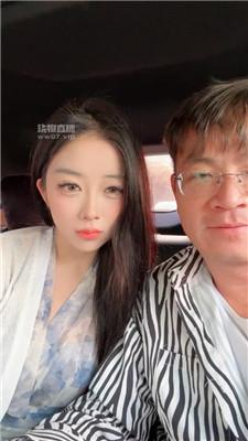 【冰月】车内闻舔女友白袜 JS250526-21