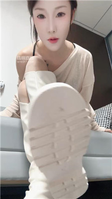 【柒柒麻麻】小畜生闻着你妈的靴子鹿    250531-25