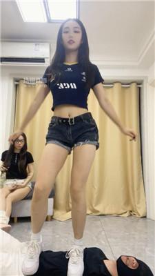 【凹凸曼】双S-小白鞋白袜轮流跳踩 bf54288