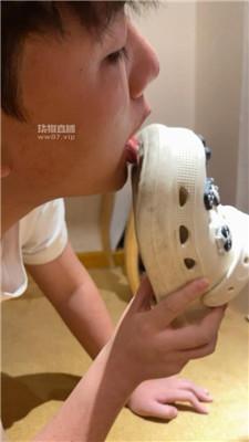 【玥野兔】舔脏拖鞋白袜臭脚 JS250608-11