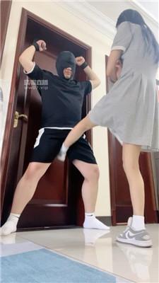 【樱木花椒】耐克鞋白袜踢踹-吊绑虐 bf54336