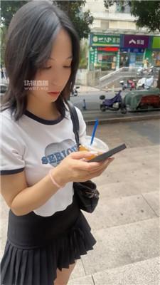 【猴哥】素人S-脏运动鞋白袜踩虐 bf54821