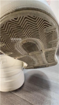 【兔兔酱】短黑丝脚后跟偷窥视角    250715-16