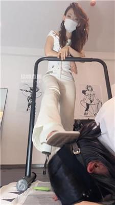 【倪小主】御姐S-脚底鞋底喂食 bf55664