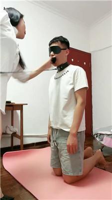 【瑞吉娜】连环抽耳光-脚插嘴-踩踏 JS250801-26