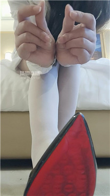 【思怡】护士装白丝袜    250806-21