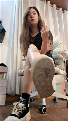 【萱子】道士彻底成为了袜奴    250808-40