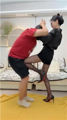 【苏州婉儿】重度虐乳-强制坐脸腿绞窒息 bf56520