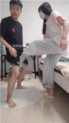 【小野大人】双S学生小妹白丝踩虐【双视角版】 JS250823-9