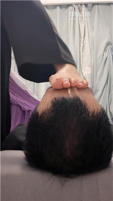 【青年GaGa】素人小姐姐玉足踩狗脸 JS250903-16