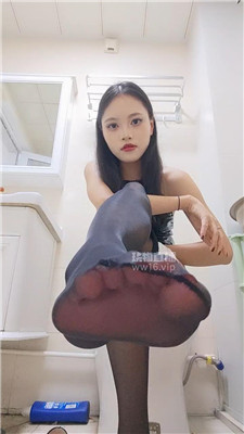 【诗诗】侧奴张嘴吃饭了    250927-25