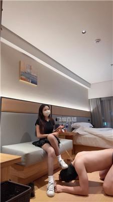 【御妍】白袜黑丝调狗羞辱 JS251013-30