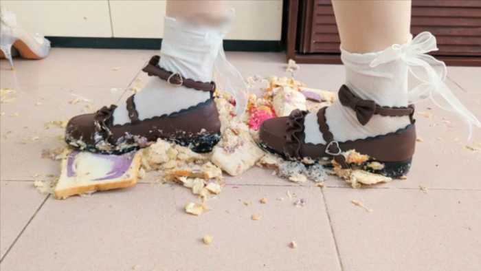 lo鞋踩食物 JS251016~3