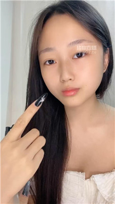 【蓓蓓】喂食土司口水    251017-4