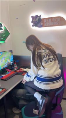 【牙乖乖】电竞女神的脚下奴 JS251023-18