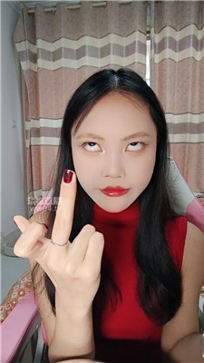 【诗诗】中指白眼口水拍手寸    251103-18