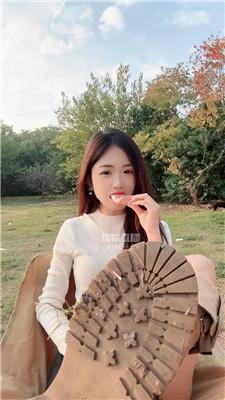 【小7S】户外野餐男友下跪伺候 bf58938