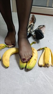 黑丝高跟踩香蕉 JS251208~5