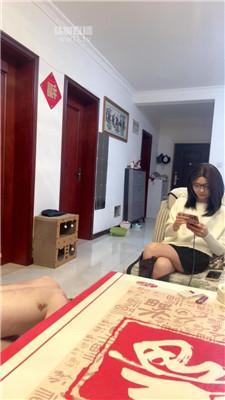 【蜜糖情侣】绿帽狗喜欢舔臭脚丫 JS260201-33