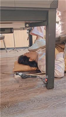 【是樱樱呀】棋牌室舔脚深喉老爹鞋 JS260208-21