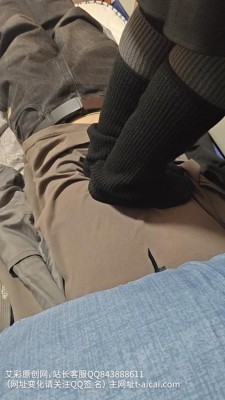 让受喝水后全体重踩踏,每一脚都有水声 YC-260308-2